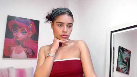 Snapshot of lissbrown chatting on 01.28.25 Liss Brown online show from 01.28.25