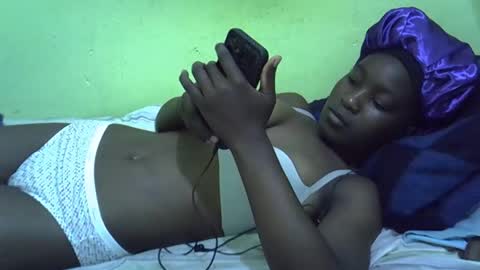 Snapshot of lisssa01 chatting on 09.10.25 lisssa01 online show from 09.10.25