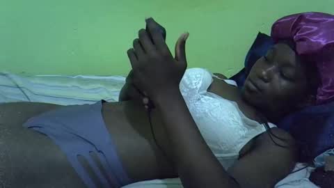 Snapshot of lisssa01 chatting on 09.22.25 lisssa01 online show from 09.22.25