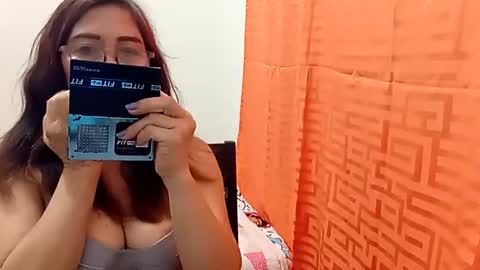 Snapshot of litamilf14 chatting on 11.05.25 litamilf14 online show from 11.05.25