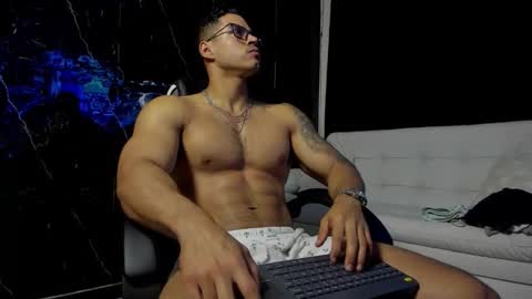 Snapshot of litoxxx_cass chatting on 09.19.25 litoxxx_cass online show from 09.19.25