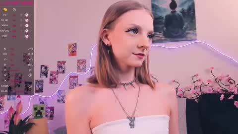 Snapshot of little__caprice chatting on 02.07.26 Bella online show from 02.07.26