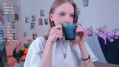 Snapshot of little__caprice chatting on 04.21.26 Bella online show from 04.21.26