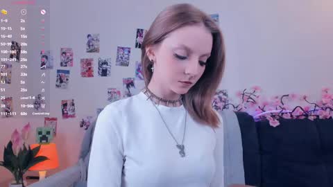Snapshot of little__caprice chatting on 05.01.26 Bella online show from 05.01.26