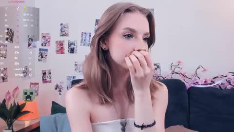 Snapshot of little__caprice chatting on 05.20.26 Bella online show from 05.20.26