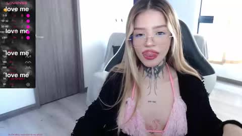 Amelie  online show from 11.29.25