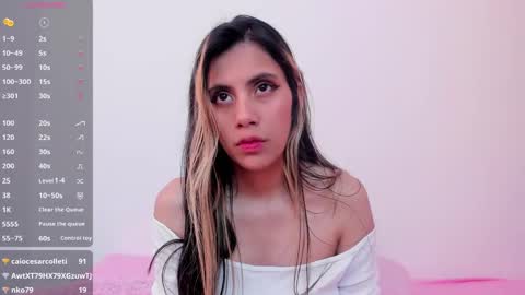 Snapshot of little_angelhot chatting on 01.03.25 angelica online show from 01.03.25