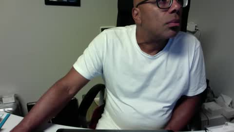 Snapshot of little_buddha chatting on 09.11.25 Pure Black Power online show from 09.11.25