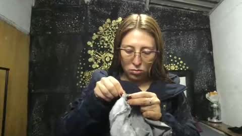 Snapshot of little_devil_diablita90 chatting on 05.17.26 Diablita online show from 05.17.26