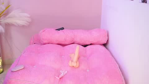 Snapshot of little_effy18_ chatting on 12.14.24 Little Effy online show from 12.14.24