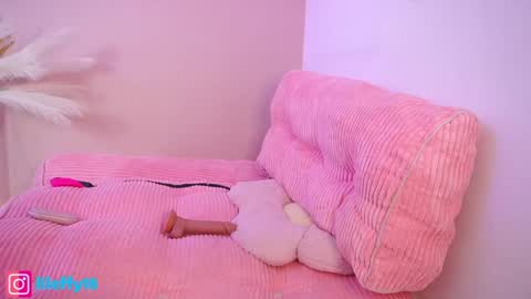 Snapshot of little_effy18_ chatting on 12.18.24 Little Effy online show from 12.18.24