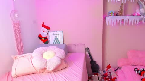 Snapshot of little_effy18_ chatting on 12.22.24 Little Effy online show from 12.22.24