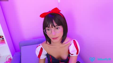 Snapshot of little_effy18_ chatting on 03.11.25 Little Effy online show from 03.11.25