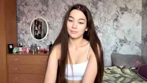 Viiola online show from 11.25.25