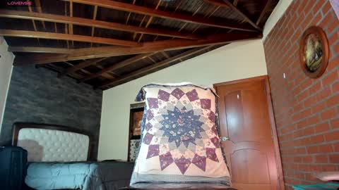 Izzi online show from 12.22.25