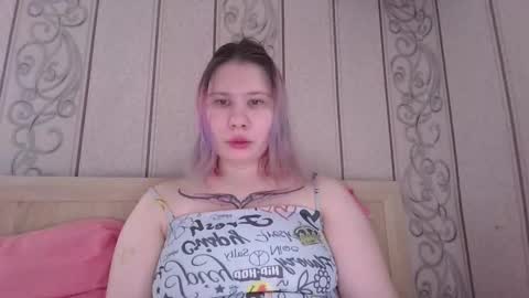 Snapshot of little_kitsune chatting on 10.02.25 Rachel online show from 10.02.25