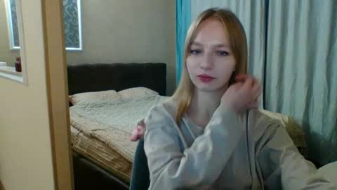 Snapshot of little_mariaa chatting on 10.19.25 Maria online show from 10.19.25