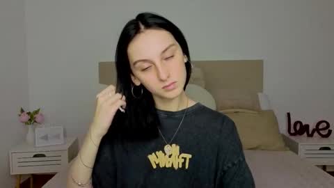 little_mollee online show from 10.16.25