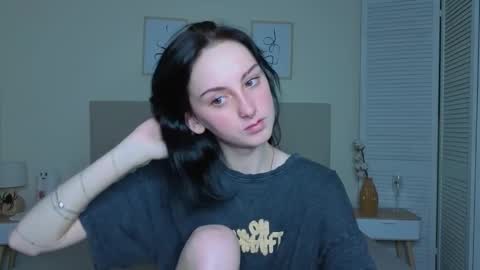 little_mollee online show from 11.17.25