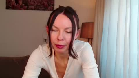 Snapshot of little_nicole_ chatting on 03.11.26 Nicole online show from 03.11.26