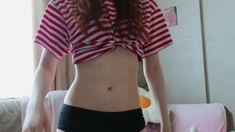 Snapshot of little_red_rosy chatting on 05.19.26 Rosy online show from 05.19.26