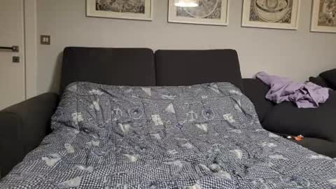 Snapshot of little_sakuraxxx chatting on 01.05.25 GiuliaFrancesco online show from 01.05.25