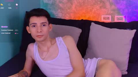 Snapshot of little_twiink chatting on 10.03.25 Juan Ferrer online show from 10.03.25