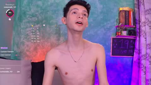 Snapshot of little_twiink chatting on 10.04.25 Juan Ferrer online show from 10.04.25