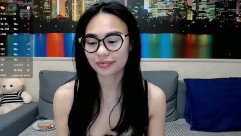 Snapshot of little_v1rgin_angel chatting on 12.09.24 Kwan online show from 12.09.24