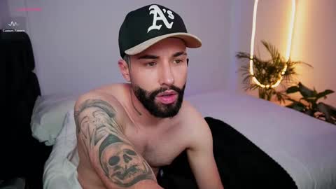 Snapshot of little_vannesaa chatting on 02.18.25 little_vannesaa online show from 02.18.25