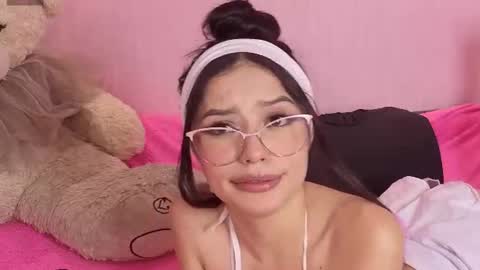 Snapshot of littlearii chatting on 07.16.26 Ari online show from 07.16.26