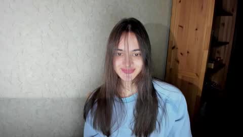 Snapshot of littleashleyy chatting on 11.22.25 littleashleyy online show from 11.22.25