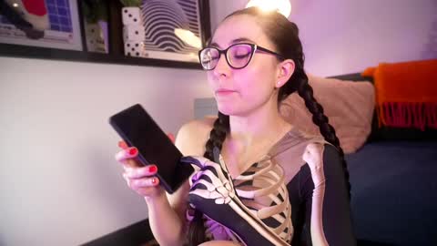 Emily Hill online show from 10.18.25