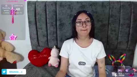 Snapshot of littlee__bunny chatting on 09.30.25 your little bunny online show from 09.30.25