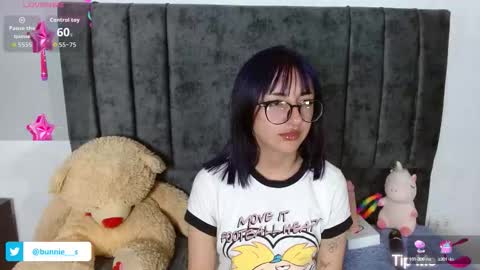 Snapshot of littlee__bunny chatting on 10.02.25 your little bunny online show from 10.02.25