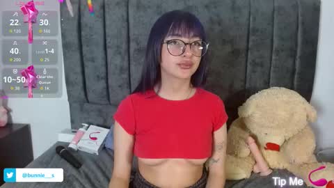 Snapshot of littlee__bunny chatting on 10.14.25 your little bunny online show from 10.14.25
