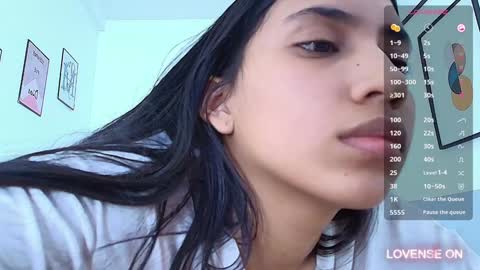 Snapshot of littlee_emilyy_ chatting on 12.23.24 Emily  online show from 12.23.24