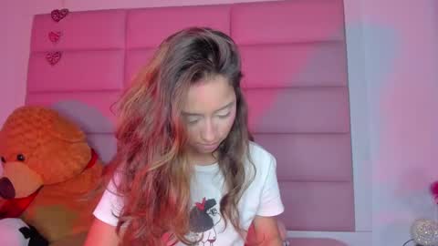 littlee_emma_ online show from 01.31.25