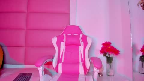 littlee_emma_ online show from 02.26.25