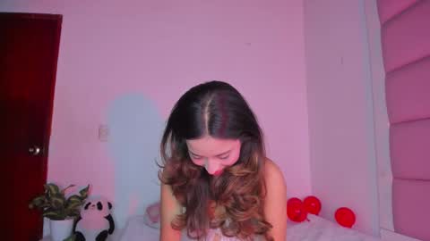 littlee_emma_ online show from 09.25.25