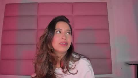 littlee_emma_ online show from 11.30.25