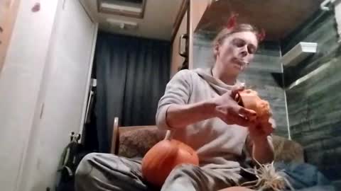 Snapshot of littleleo96 chatting on 10.29.25 littleleo96 online show from 10.29.25