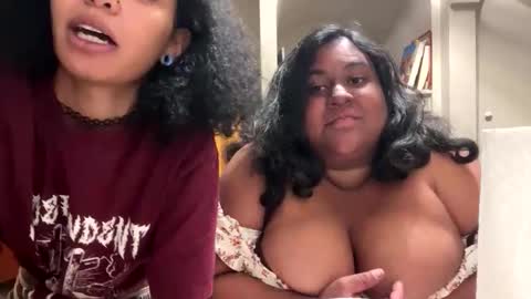 Snapshot of littlemads003 chatting on 11.04.25 Maddy online show from 11.04.25