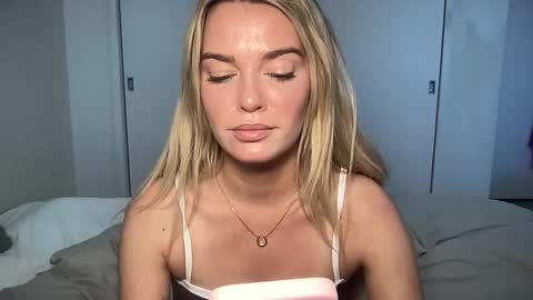 Marciabrady online show from 02.11.25