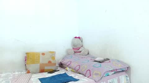 Snapshot of littlemia_777 chatting on 12.25.24  Mia online show from 12.25.24