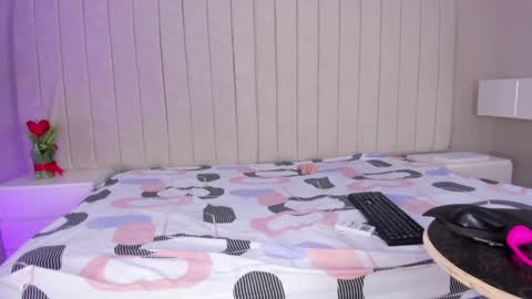 im olivia IG littleolivia01 online show from 01.23.25