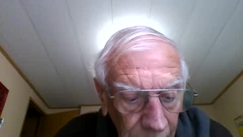 Snapshot of littleone6 chatting on 11.06.25 Littleone 6 online show from 11.06.25