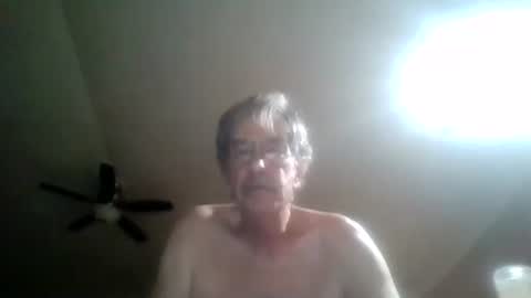Snapshot of littlepetey17 chatting on 11.18.25 littlepetey17 online show from 11.18.25