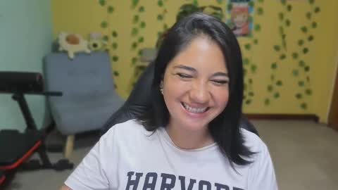 Mia  Wednesday to Sunday 730 am to 1030 am Colombian Hour D online show from 12.19.25