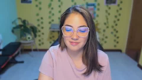 Mia  Wednesday to Sunday 730 am to 1030 am Colombian Hour D online show from 04.17.26